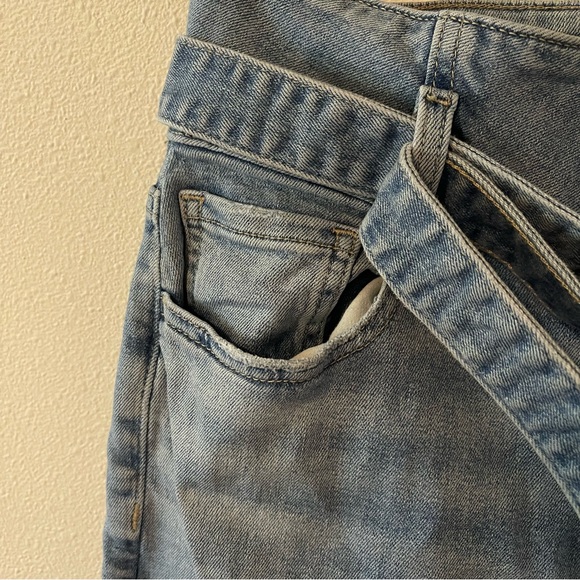 Hollister Ultra High Rise Mom Jeans Vintage Stretch Belted D-Ring Tapered-31 - Picture 4 of 13